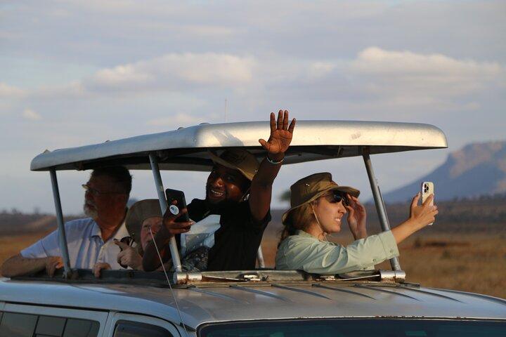 Safari di 5 giorni a Tsavo est, ovest e Saltlick Lodge da Mombasa