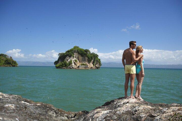 Tour guiado de 10 horas por Samaná y la isla Bacardí Los Haitises