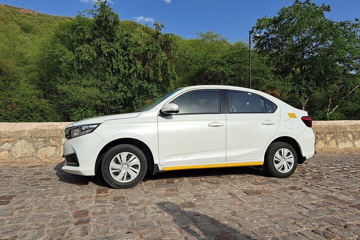 ジョードプルからジャイプールホテルまでの片道専用運転手サービス
