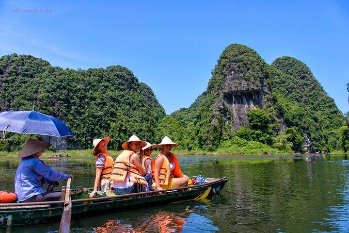 Dagtour van Hanoi naar Ninh Binh: Bai Dinh Trang An Mua Cave