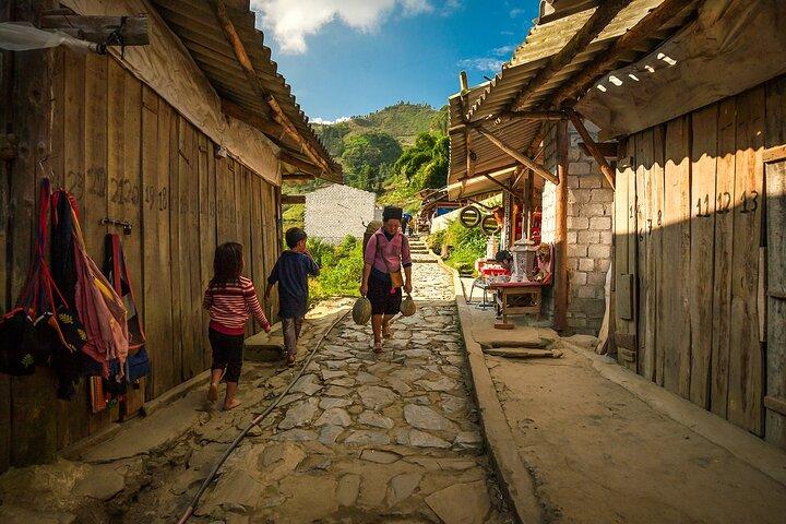 Tour di trekking di 3 giorni e 2 notti a Sapa (alloggio in famiglia e pernottamento in hotel)