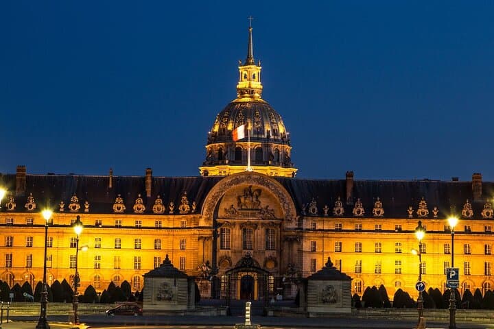 Private Paris City Night Sightseeing Tour by Car