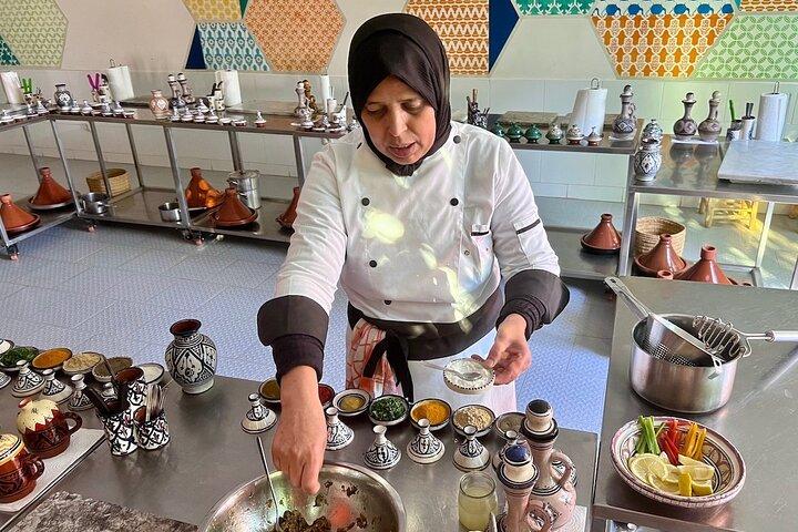 Cours de cuisine authentique à Marrakech : cuisine marocaine locale