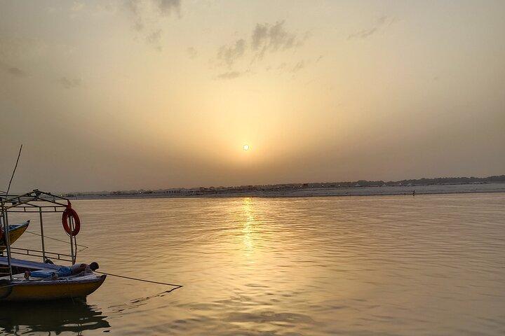 Excursión privada de 2 días a Varanasi místico