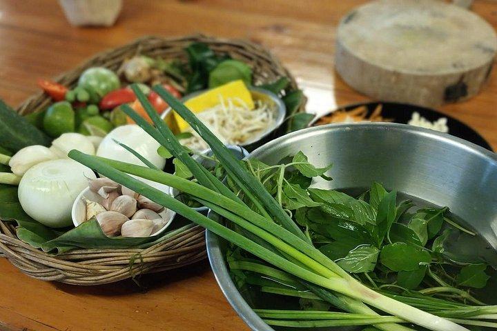 オーガニックガーデンでの料理教室とローカルマーケットツアーThaiCottage