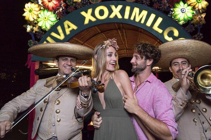 リビエラ・マヤ発Xoximilcoカンクンツアー：ディナー+ドリンク