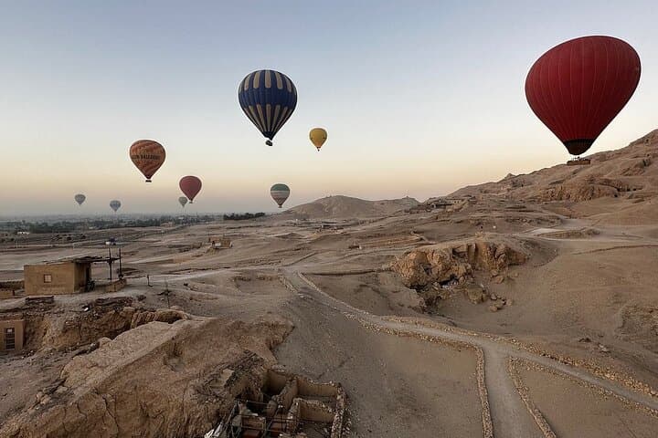 2 Hours Sunrise Hot Air Balloon in Luxor