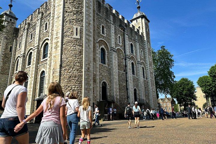 子供向けツアー : ロンドン塔とタワー ブリッジの入場