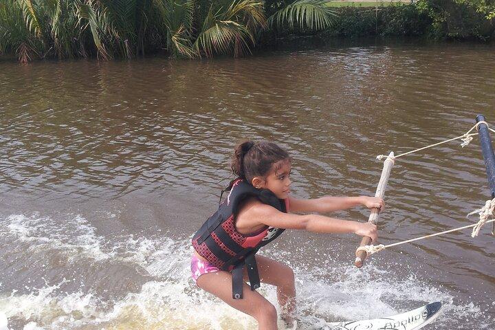 Privates Wasserski-Erlebnis in Negombo mit einem Guide