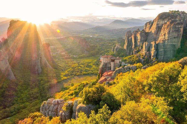 Tour privato di un'intera giornata a Meteora - Termopili - Delfi