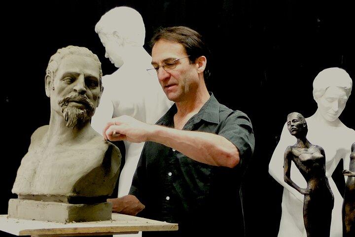 Inleiding tot beeldhouwkunst in Clay Class in The Florence Studio