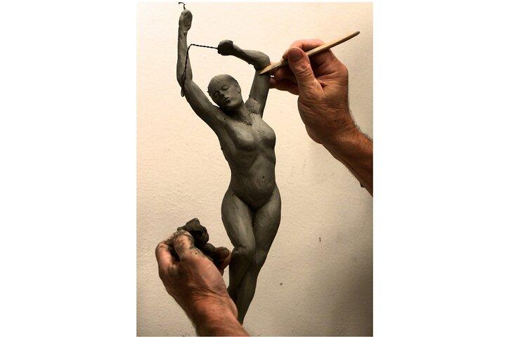 Inleiding tot beeldhouwkunst in Clay Class in The Florence Studio