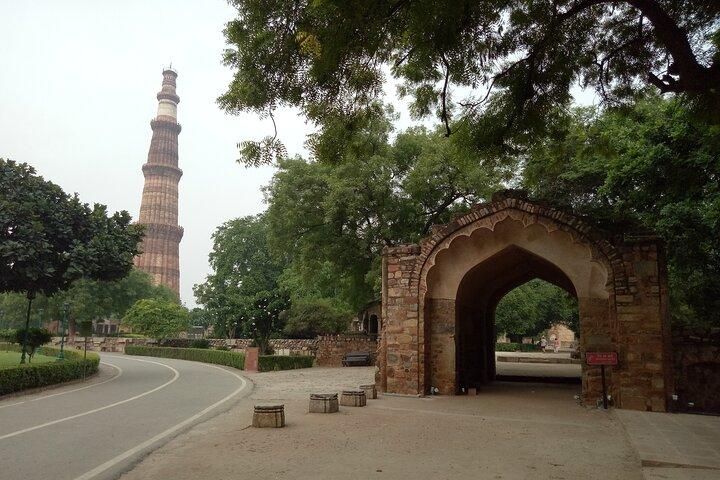 Halvdagstur til Qutb Minar, Humayun Tomb og Agrasen Ki Baoli