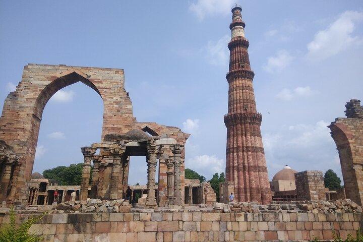 Halvdagstur i Qutb Minar, Humayun Tomb och Agrasen Ki Baoli