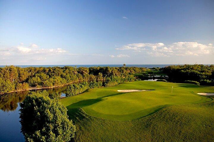 Jogar Riviera Cancun Golf Course