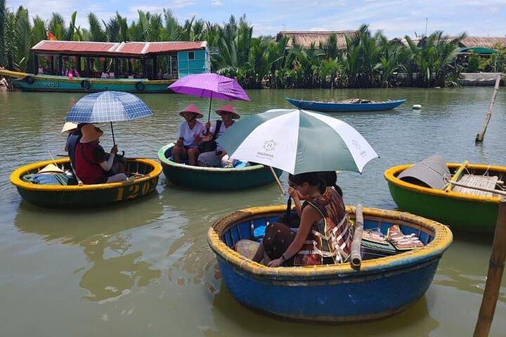 Cestino Giro in barca alla giungla di cocco e tour della città di Hoi An, mercato notturno
