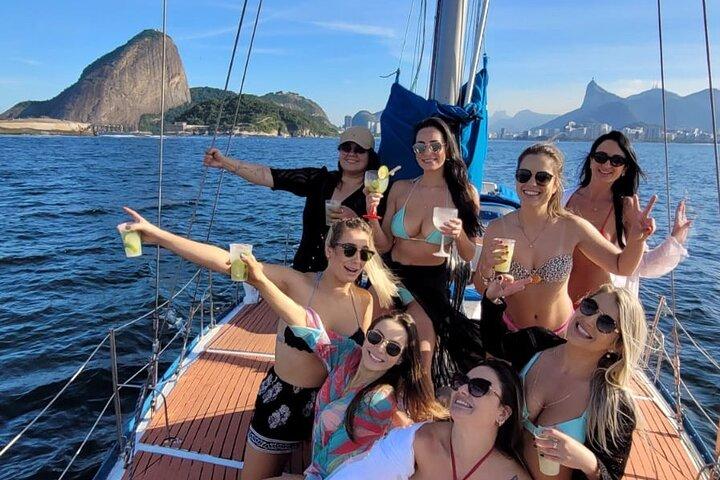 Excursión en velero con barra libre.