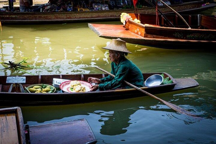 Entrada al mercado flotante de Pattaya con traslado