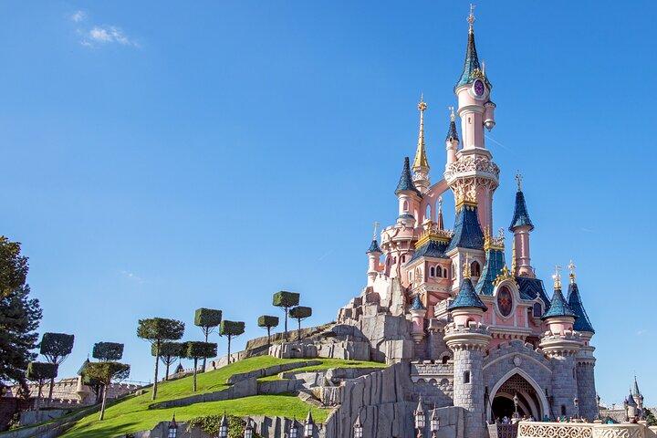 Paris and Disneyland Highlights in 5-Day