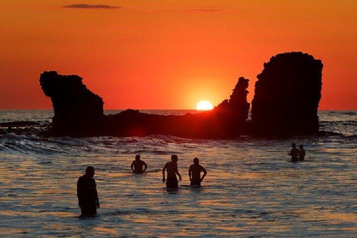 Traslado de llegada a Surf City de El Salvador: Playas de La Libertad