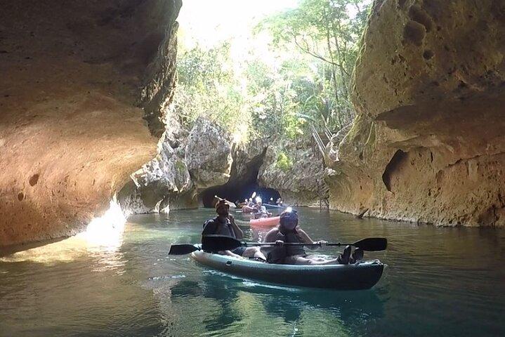 Cave Kajak og Jungle Zip line Adventures