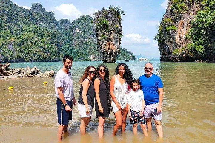 Tour guiado de la isla de James Bond y la bahía de Phang Nga en catamarán