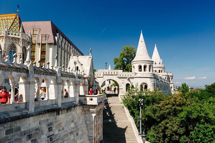 ウィーン発ブダペスト日帰り旅行（ブラチスラヴァ・フォトストップ付き）