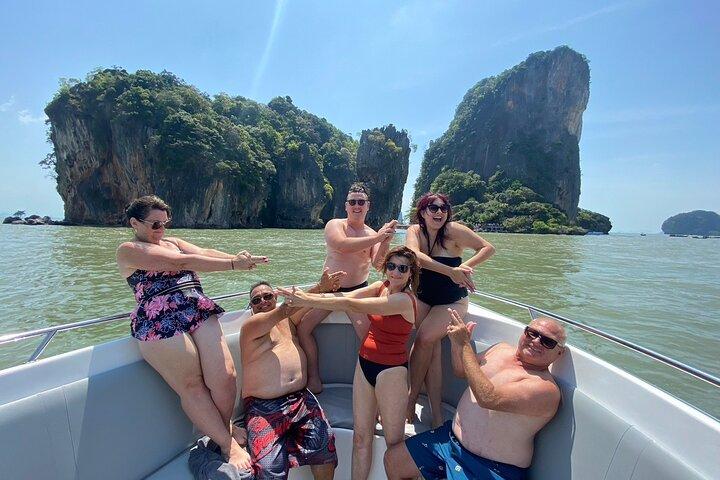 Tour en barco privado por Phi Phi y James Bond