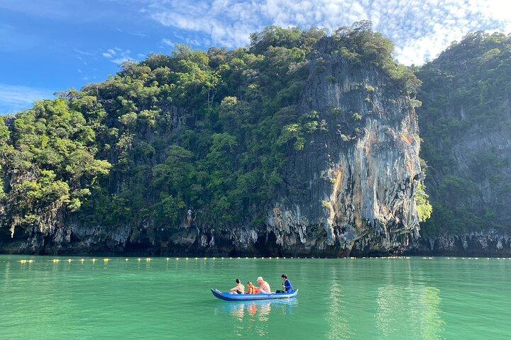 Excursão de barco particular na Ilha James Bond