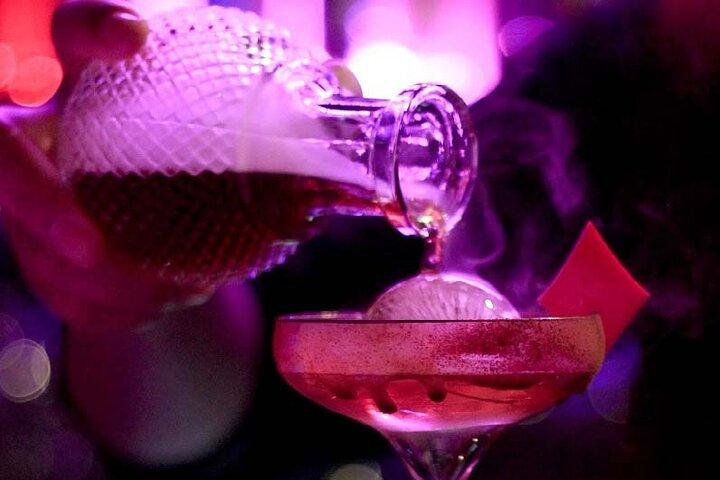 Saigon's Hidden Bar - Passeio de vida noturna