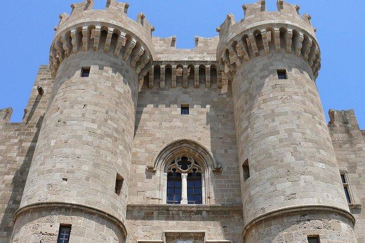 ギリシャの終日プライベート ガイド付き市内ツアーと無料ビーチ タイム