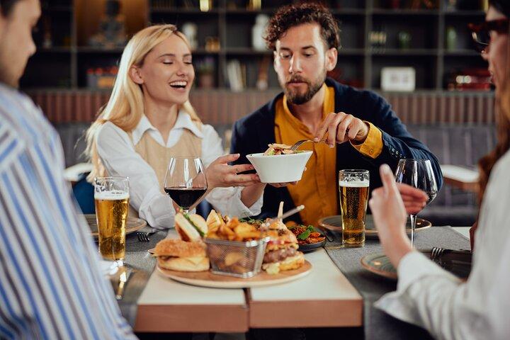 伝統的なドイツ料理とケルン旧市街のプライベート ツアー