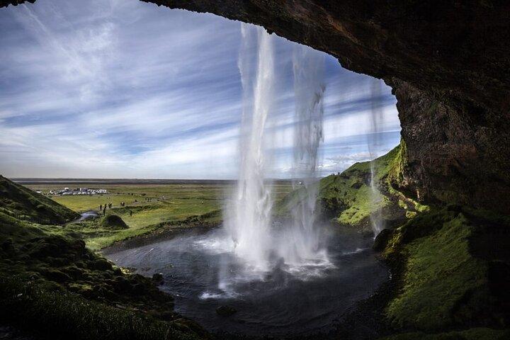 3 - Day Winter Iceland Tour to Golden Circle, South Coast, Grotta di ghiaccio