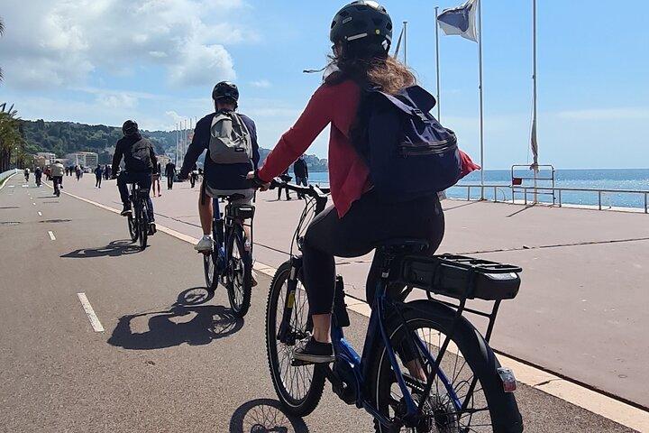Gita di un giorno: Nizza ad Antibes lungo il mare in bici elettrica