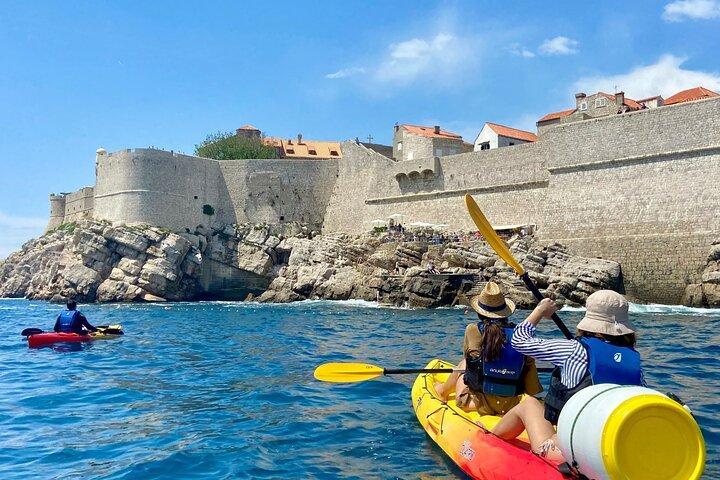 Kayak mattutino con lettino e ombrellone a St. Jacobs Beach