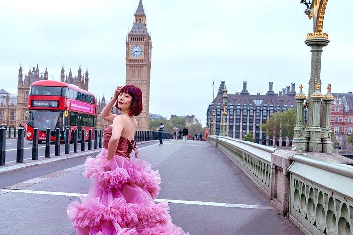 ロンドンでの豪華なピンキードレスの写真撮影