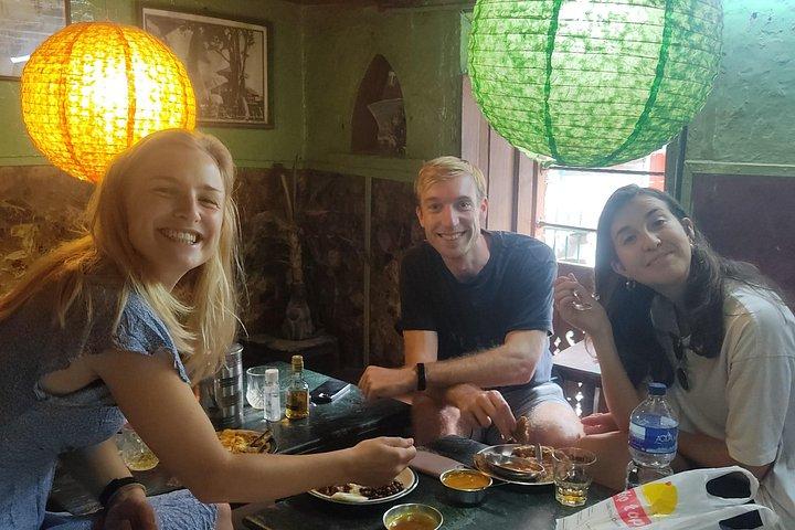 Hemlig mat tur - Mat bitar och sevärdheter Kathmandu 14 + provningar