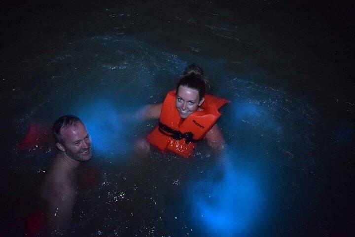 Island Surfers Bioluminous-tour