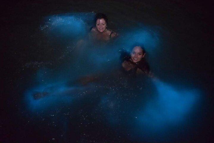 Island Surfers Bioluminous-tour