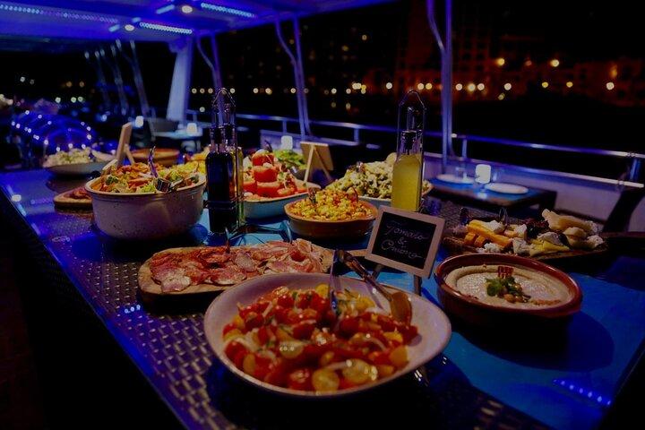 Dubaï Lotus Mega Yacht Dinner Croisière