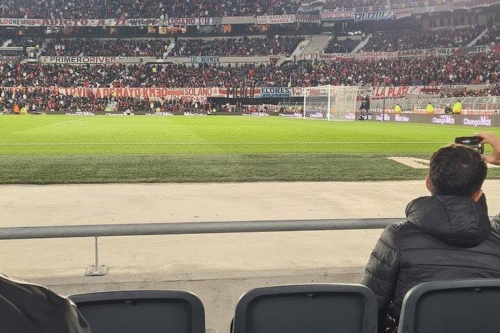 ブエノスアイレスのモニュメンタルでリーベル・プレートの試合を観戦
