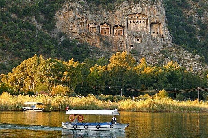 Turtle Beach Boat Tour & Mud Bath & Thermal Pool em Marmaris