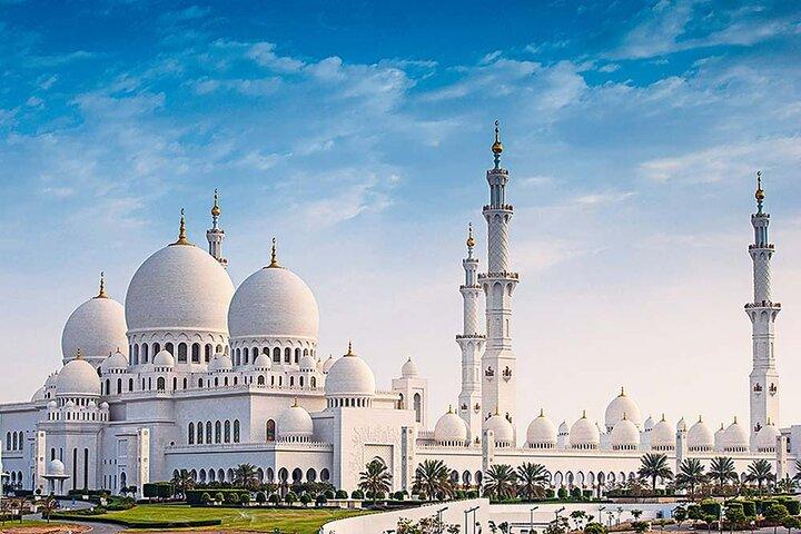 Excursions d'une journée à Abu Dhabi avec déjeuner buffet