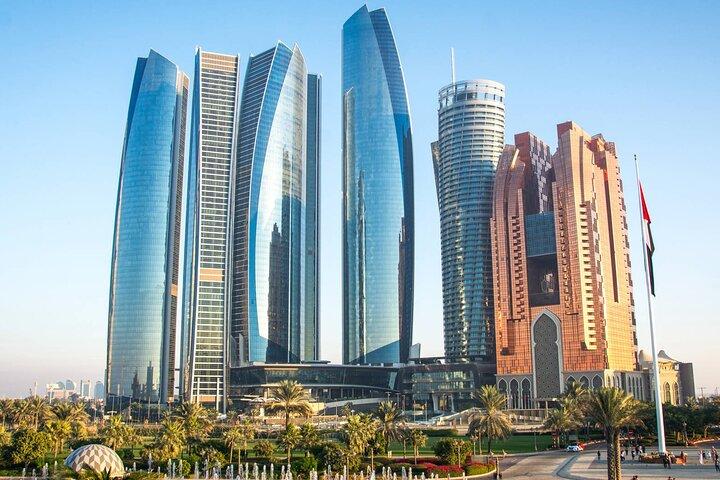 Excursions d'une journée à Abu Dhabi avec déjeuner buffet