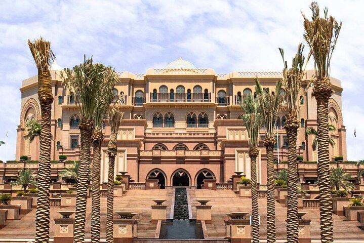 Excursions d'une journée à Abu Dhabi avec déjeuner buffet