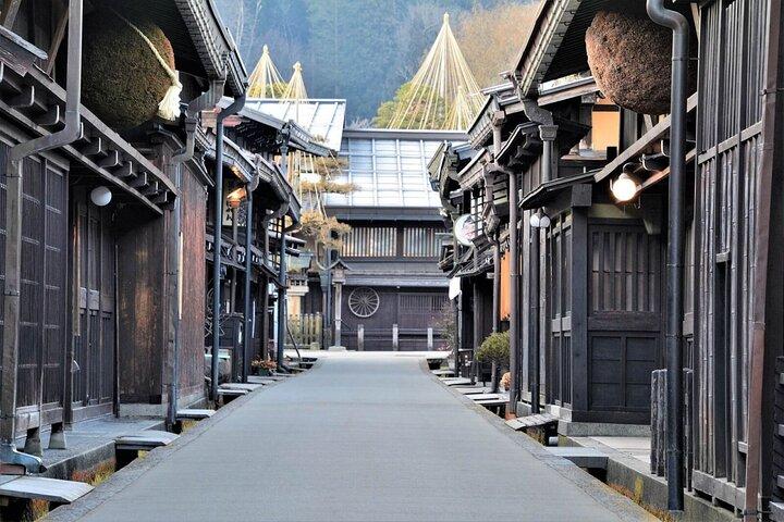 金沢から高山と白川郷へのプライベートツアー