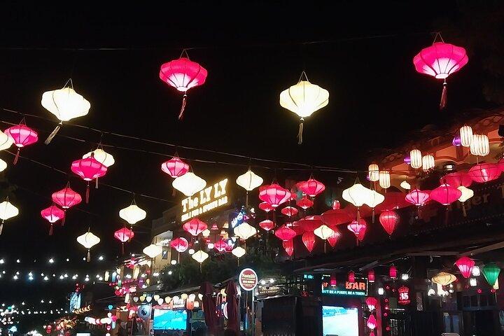 Mercado nocturno de Hoi An, Tour a pie, Linternas de colores y paseo en barco