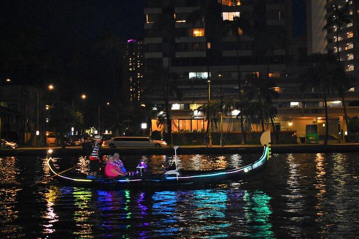 Privat krydstogt Gondola waikiki, gratis blomst lei, drikkevarer, bagværk