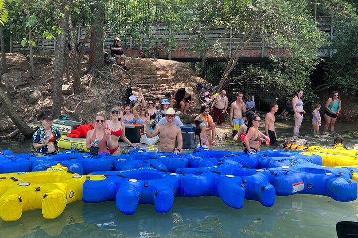 Go Tubing en el centro de Spring River de Austin