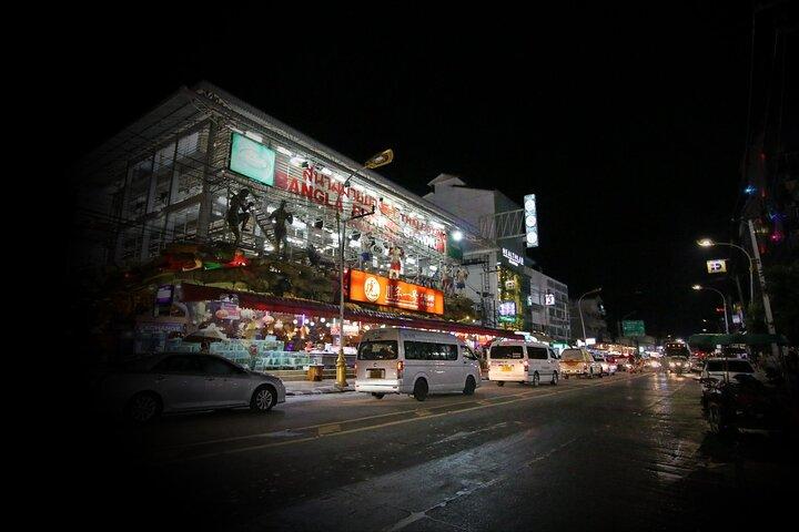 Phuket: entrada al estadio de boxeo bengalí
